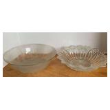 VINTAGE FEDERAL GLASS "PETAL" SERVING BOWL 10" ROUND & ARCOROC "LILY" SERVING BOWL 10" ROUND