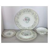 VINTAGE WEDGWOOD BONE CHINA "WILDFLOWER" MADE IN ENGLAND - 5 PIECE PLACE SETTING