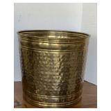 LARGE HAMMERED LOOK BRASS PLANTER 12" ROUND X 10 3/4" TALL
