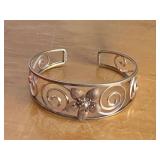 VINTAGE ART NOUVEAU KREMENTZ YELLOW/ROSE GOLD FILLED SCROLL FLOWER CUFF BRACELET - CHECKOUT