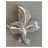 LARGE VINTAGE CROWN TRIFARI SILVERTONE WHEAT BROOCH - CHECKOUT
