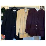 LADIES CLOTHING LOT - 5 LADIES SUITS, 1 LADIES DRESS - ALL SIZE 14