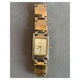 VINTAGE LADIES FOSSIL GOLD TONE WATCH - CHECKOUT