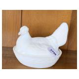 LARGE VINTAGE WHITE MILK GLASS HEN ON NEST 8" LONG X 6 1/2" TALL X 5 1/2" DEEP