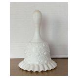 VINTAGE FENTON "DAISY & BUTTON" WHITE MILK GLASS BELL 6" TALL X 4" WIDE