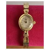 VINTAGE LADIES PETITE GOLD TONE TIMEX QUARTZ WATCH - CHECKOUT