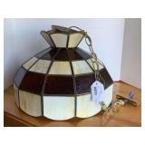 VINTAGE TIFFANY STYLE STAINED GLASS/SLAG GLASS HANGING LIGHT 12" TALL X 14" ROUND