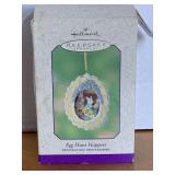 2001 HALLMARK "EGG HUNT HOPPERS" EASTER ORNAMENT