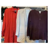 LADIES CLOTHING LOT - 2 JACKETS, 2 SWEATERS, 1 PANTS - ALL SIZE MEDIUM