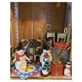 LIGHTED CHRISTMAS VILLAGE HOUSE & OTHER CHRISTMAS DECOR