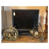 18" BENQ FLAT SCREEN TV, METAL DECORATIVE PUMPKIN & METAL DECORATIVE WINE BOTTLE HOLDER