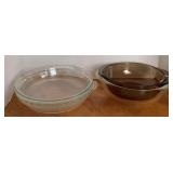 5 PIECES OF PYREX BAKEWARE TO INCLUDE 3 PIE PANS, 2 BOWLS