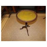 SMALL WOODEN SIDE TABLE WITH TRIPOD BASE