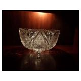 BEAUTIFUL VINTAGE FOOTED CRYSTAL BOWL