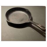 DR… Wagner’s cast-iron fry pan, see pictures for details.