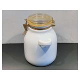 DR… Ceramic locking lid canister with spoon slot, see pictures for details.