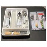 DR… Utensil tray with assorted utensils, see pictures of details.