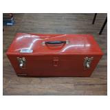 INTERNATIONAL METAL TOOL BOX
