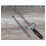 1/2-IN DRIVE TORQUE WRENCH AND 3/8-IN DRIVE BREAKER BAR