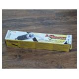 LUMAX HEAVY DUTY 18 OZ SUCTION GUN WITH 12-IN FLEX HOSE AND ORIGINAL BOX