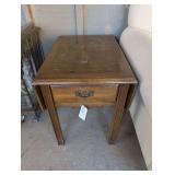 VINTAGE DROP LEAF END TABLE, MATCHES 4004