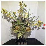 Vintage elephant planter with woven look basket, dark finish, see pictures for details.