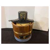 Sterling 5-quart ice cream freezer, powers up, working condition unknown, see pictures for details.