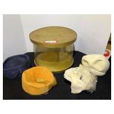 Vintage ladies hats, see pictures for details.