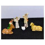 Beautiful, ceramic nativity figurines, set of six, see pictures for details.