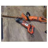 BLACK & DECKER FIRESTORM RECIPROCATING SAW AND 24-IN HEDGE CLIPPERS