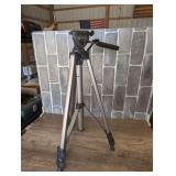 VANGUARD VT- 200 FULL SIZE ADJUSTABLE TRIPOD