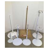 Collectible doll stands, approximately eight pieces, see pictures for details.