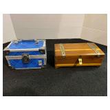 Small cosmetic train case, also includes a cedar trinket box, see pictures for details.