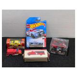 Diecast vehicle replicas, five pieces total, see pictures for details.