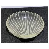 Vintage, ribbed clamshell serving bowl, believed to be vintage Anchor Hocking, see pictures for details.