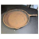 VINTAGE LODGE CAST IRON 12-IN SKILLET