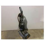 Hoover Max Extract 77 carpet and upholstery cleaner, powers up, see pictures for details.