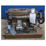 ANTIQUE PORTABLE ELECTRIC SINGER SEWING MACHINE WITH CASE