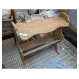 COMPACT WOODEN ENTERTAINMENT STAND / SIDE TABLE WITH DVD STORAGE