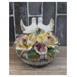 VINTAGE CAPODIMONTE PORCELAIN FLOWER ARRANGEMENT WITH DOVES