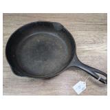 OLD WAGNER 1056 W 9-IN CAST IRON PAN