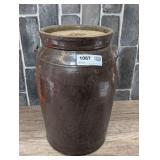ANTIQUE NUMBER 3 POTTERY CROCK BUTTER CHURN WITH WOOD LID