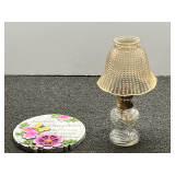 Small kerosene lamp with glass shade, also includes garden art, see pictures for details.