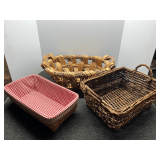 Decorative woven baskets, three pieces, see pictures for details.
