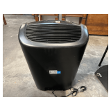 Live Pure air purifier, powers up, see pictures or details.
