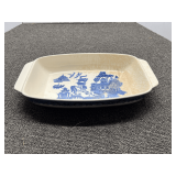 Vintage Blue Willow stoneware casserole dish, this piece has some crackling, see pictures for details.