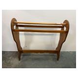 Wooden quilt stand, see pictures for details.