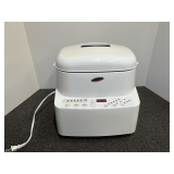 Welbilt bread machine, powers up, working condition unknown, see pictures for details.