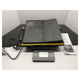 Plasplugs diamond wheel wet saw, powers up, working condition unknown, see pictures for details.