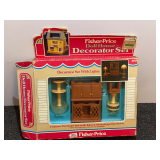 Vintage Fisher-Price dollhouse decorator set, comes in original box, see pictures for details.